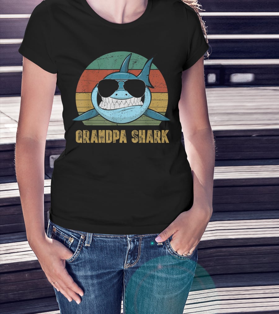 Grandpa Shark Vintage Retro Sunglasses T-Shirt