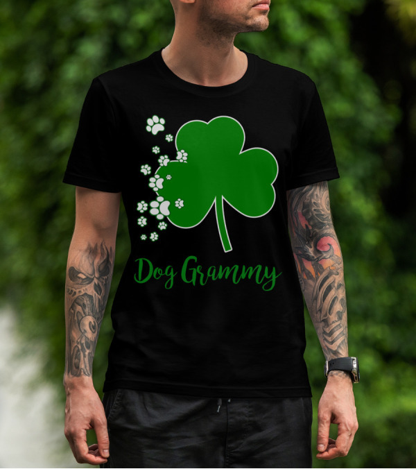 Dog Grammy Irish Shamrock With Paw Prints Best Grandmother's T-Shirt