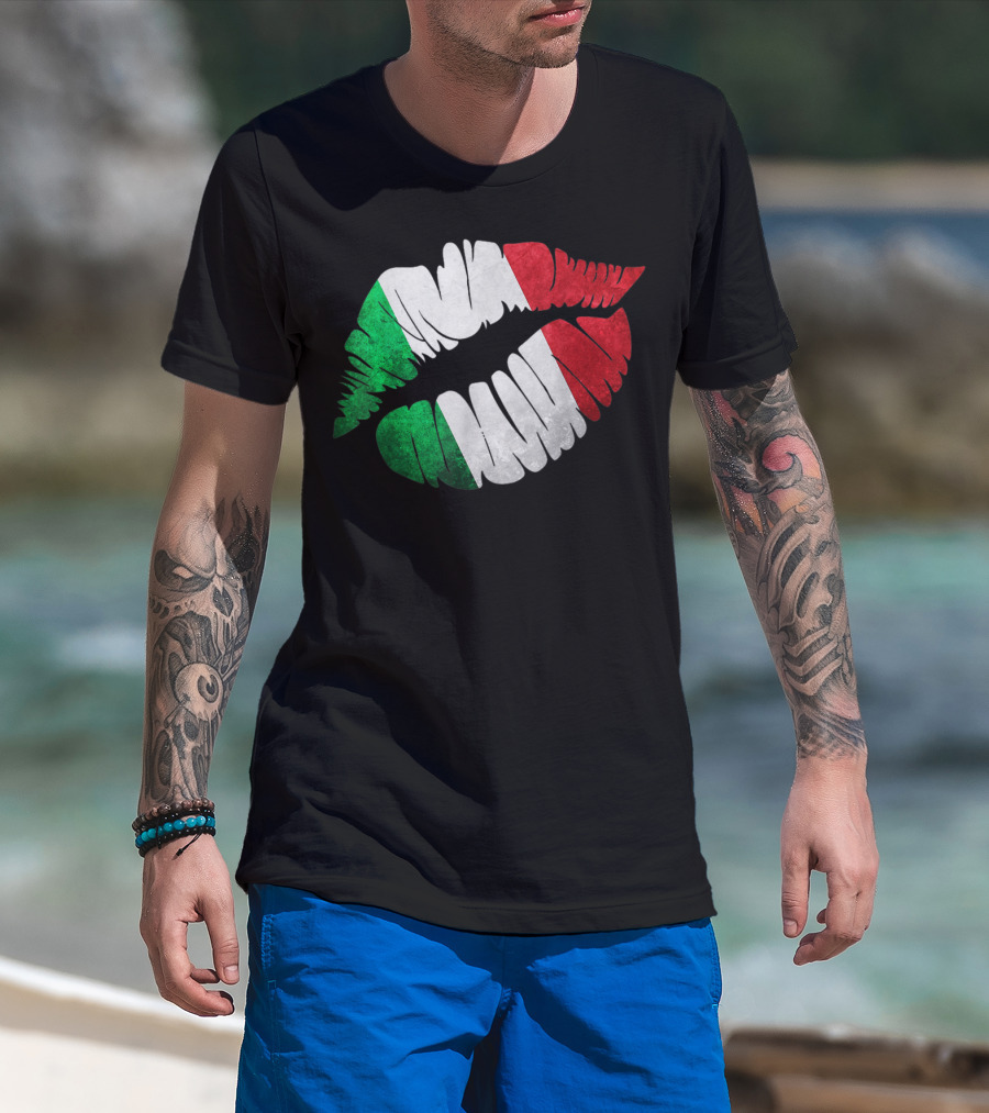 Italy Flag Distressed Patriotic Kiss T-Shirt