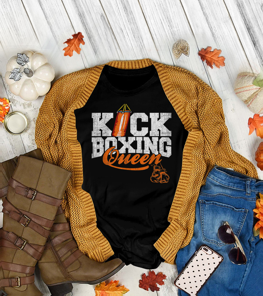Kickboxing Queen Punching Bag and Boxing Gloves T-Shirt
