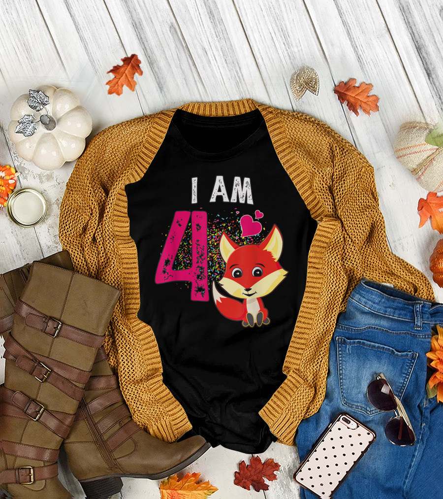 I Am 4 Fox with Hearts for 4 Year Old Birthday T-Shirt