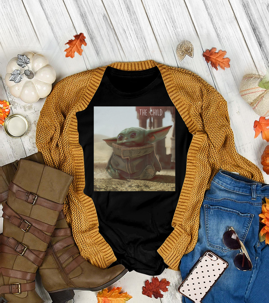 The Mandalorian The Child Scene Star Wars Cute Baby Yoda Desert Background T-Shirt