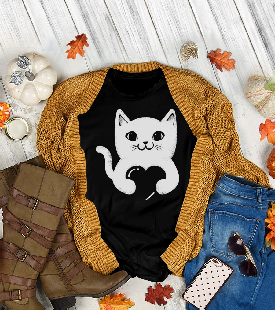 Cute Kitty Cat Holding Heart in Paws T-Shirt