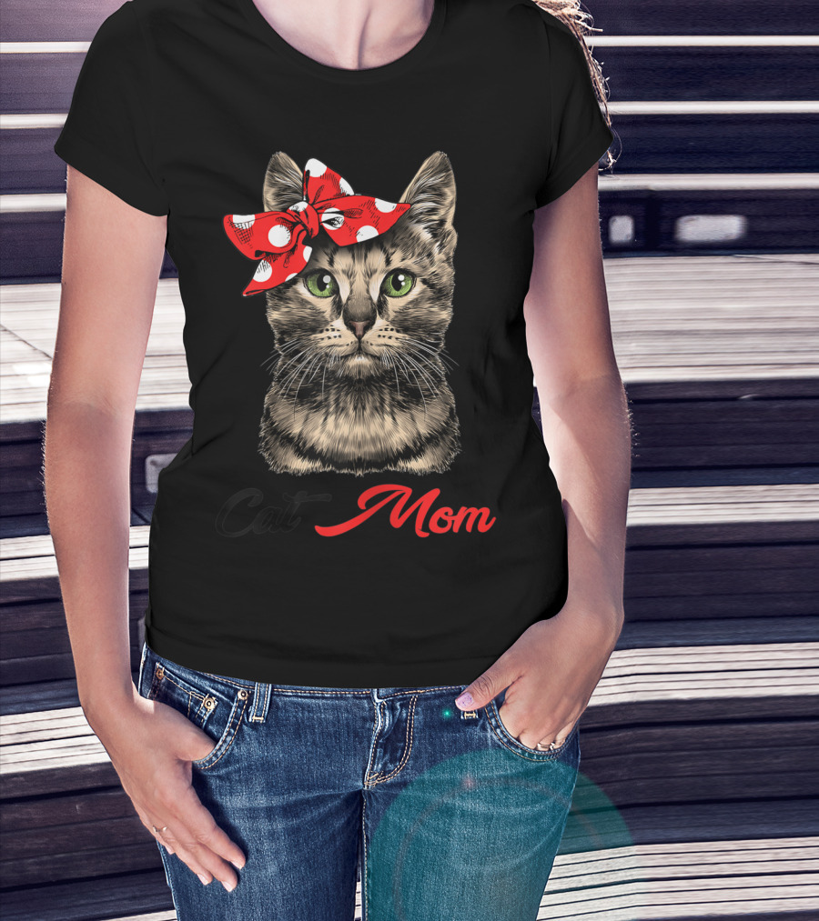 Cat Mom For Cat Lovers With Polka Dot Bow T-Shirt