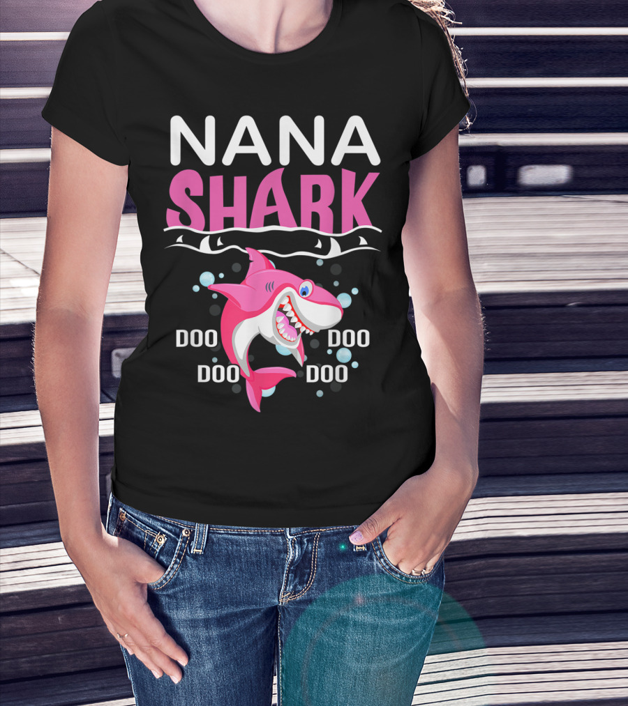 Nana Shark Doo Doo Doo Mothers Pink Shark With Bubbles T-Shirt