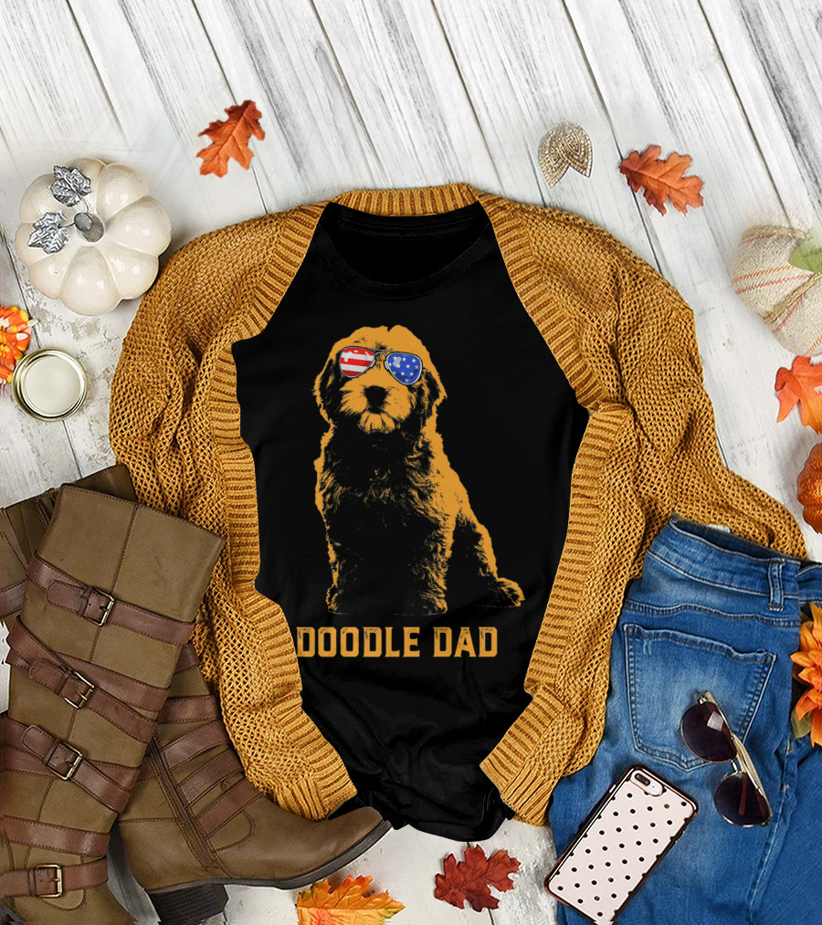 Doodle Dad Men's Goldendoodle with American Flag Sunglasses T-Shirt
