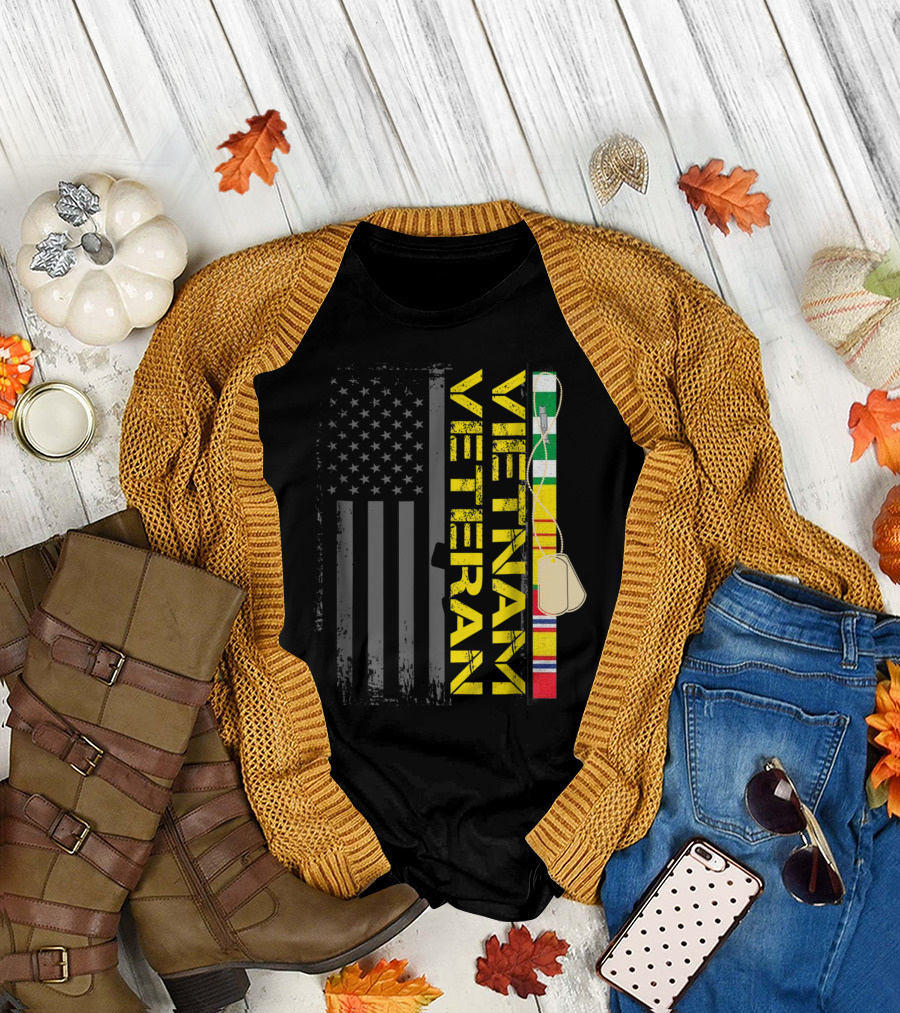 Vietnam Veteran US Flag Dog Tags Vietnam War T-Shirt