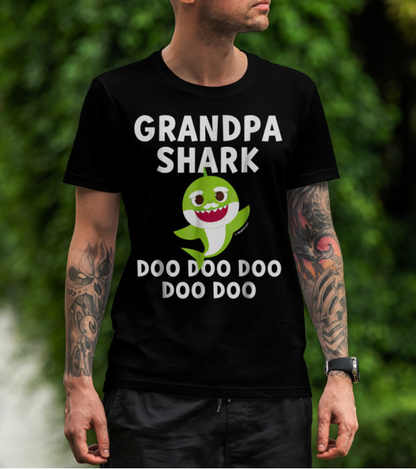 Grandpa Shark Doo Doo Doo Doo Doo Mens Pinkfong T-Shirt