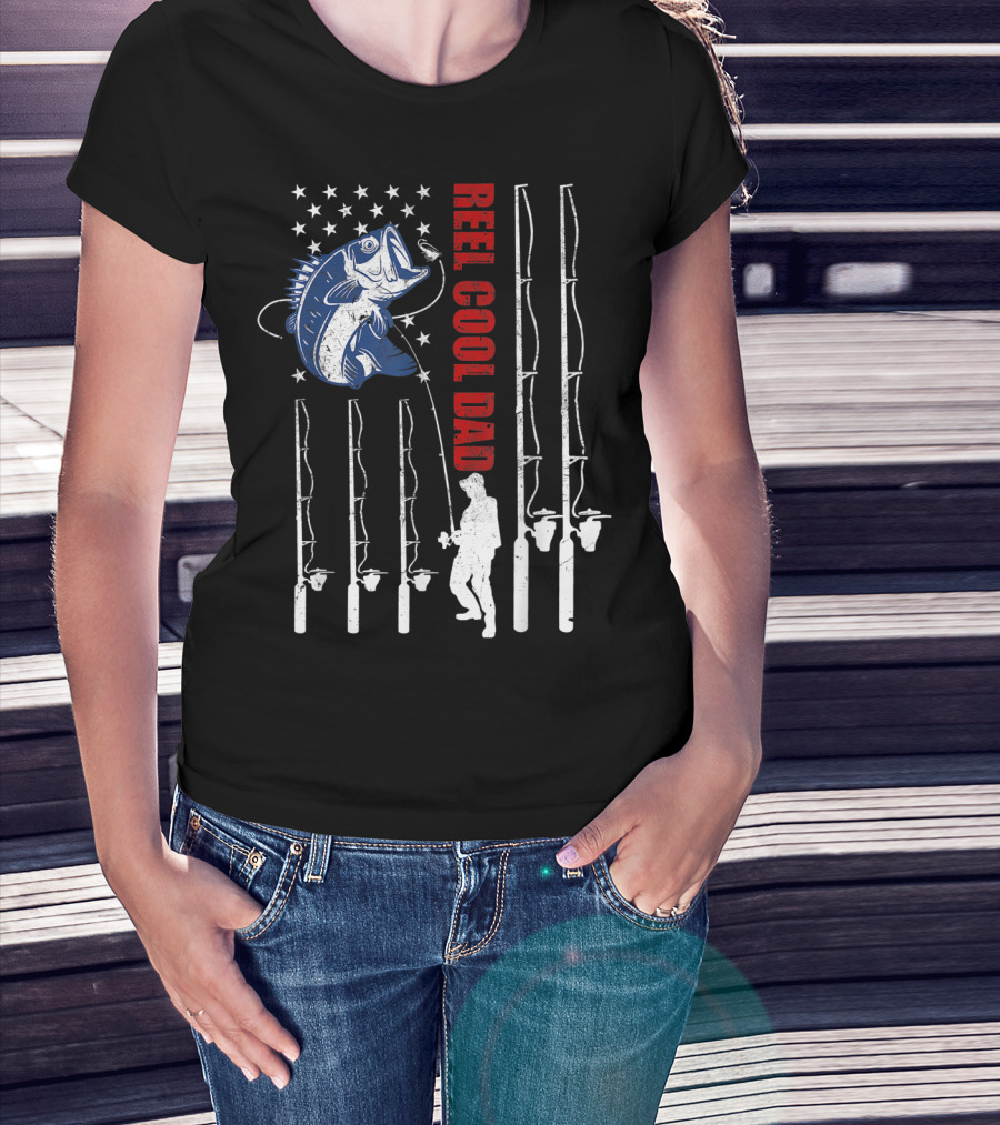Reel Cool Dad Vintage Fishing USA Flag Mens Fish Rods T-Shirt