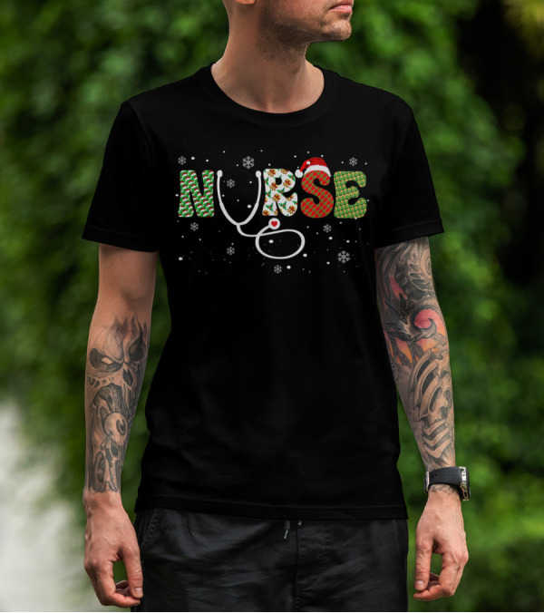 Nurse Snowflake Santa Hat Stethoscope Christmas T-Shirt
