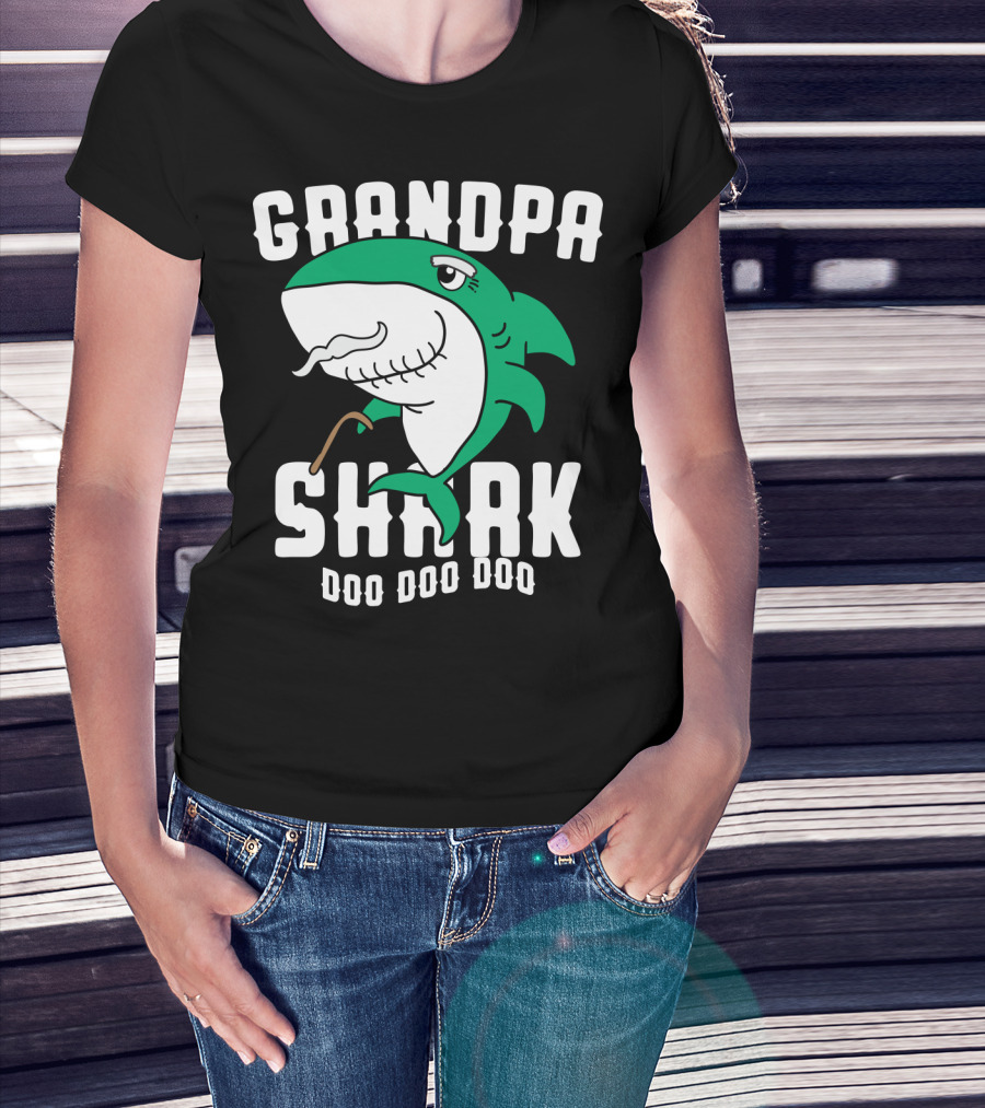 Grandpa Shark Doo Doo Doo Halloween Chr Dad Grandfather T-Shirt
