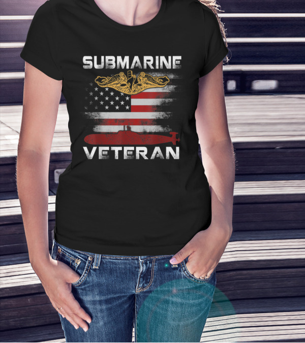 Submarine Veteran American Flag US Navy Vet Emblem T-Shirt