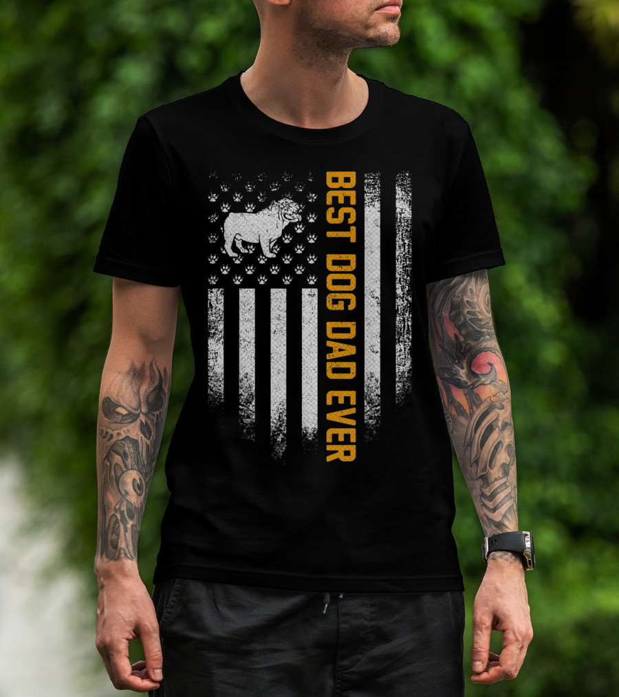 Best Dog Dad Ever Vintage USA Flag English Bulldog Paw Prints T-Shirt