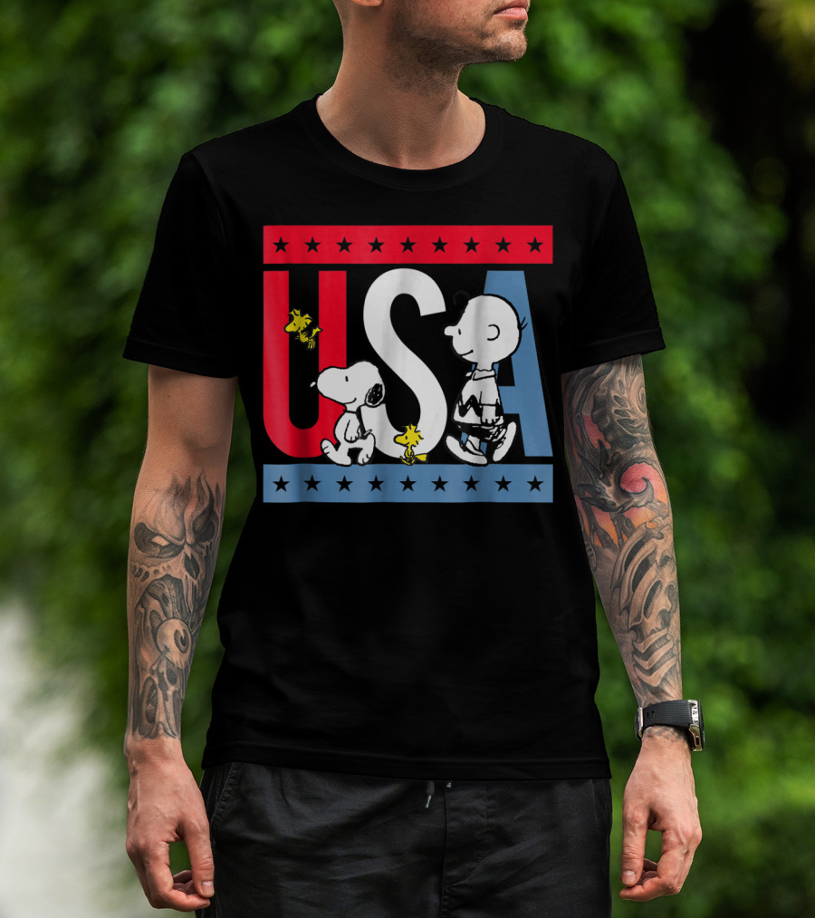 Peanuts Snoopy Woodstock Charlie Brown Red White Blue USA Stars T-Shirt