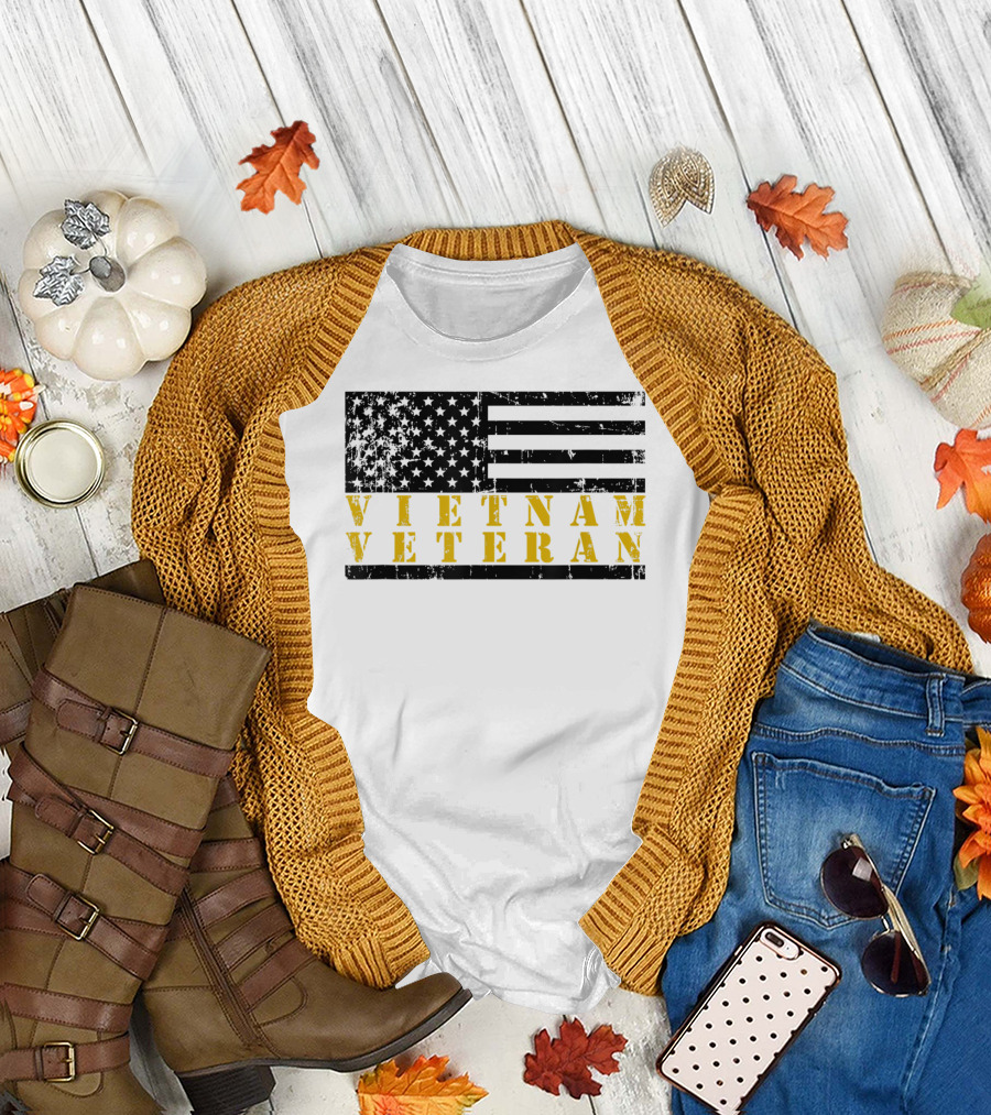 Vietnam Veteran Distressed Flag American T-Shirt