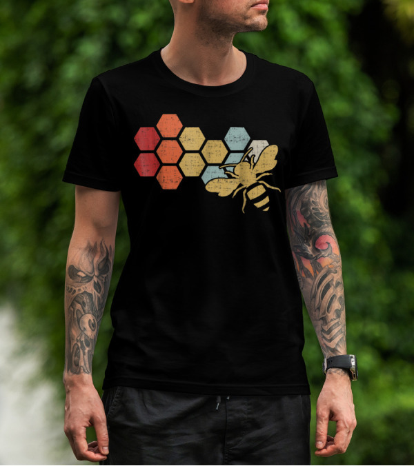 Retro Vintage Honeycomb And Bee Design Beekeeper Beekeeping Honey T-Shirt