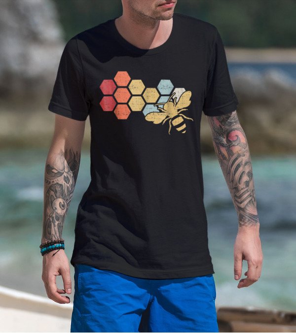 Retro Vintage Honeycomb And Bee Design Beekeeper Beekeeping Honey T-Shirt