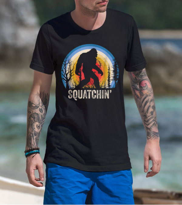Squatchin Sasquatch Lover Vintage Sunset T-Shirt