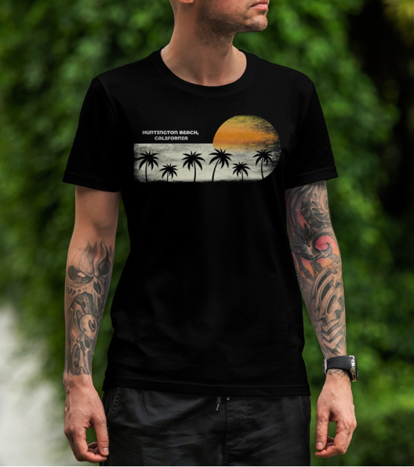 Huntington Beach California Vintage Ocean Sunset With Palm Trees T-Shirt