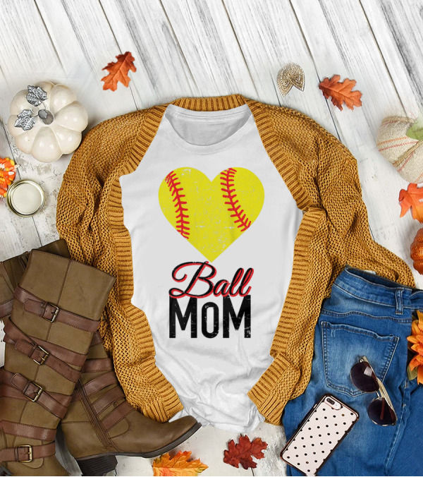 Love Ball Mom Heart Baseball Softball Graph T-Shirt