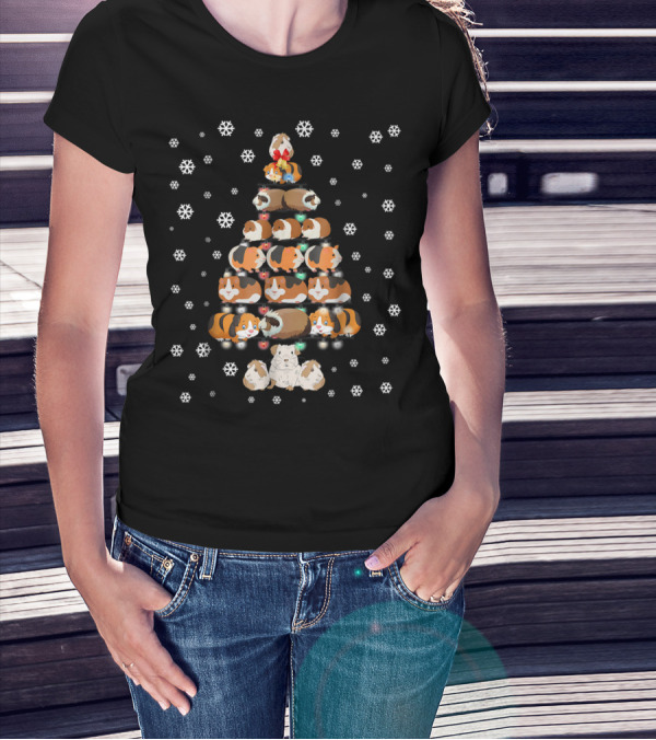 Guinea Pigs Stacked Like Christmas Tree Surrounded By Snowflakes T-Shirt