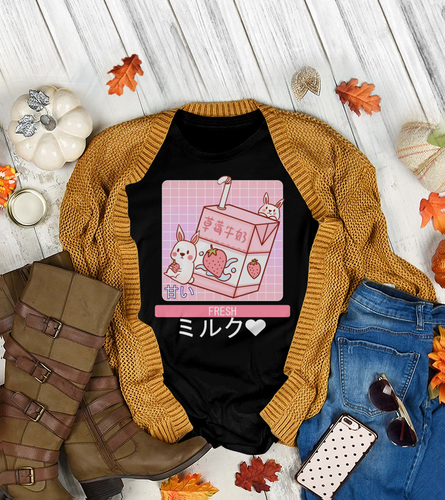 Fresh ミルク 甘い Strawberry Milk Carton with Cute Bunny Aesthetic T-Shirt
