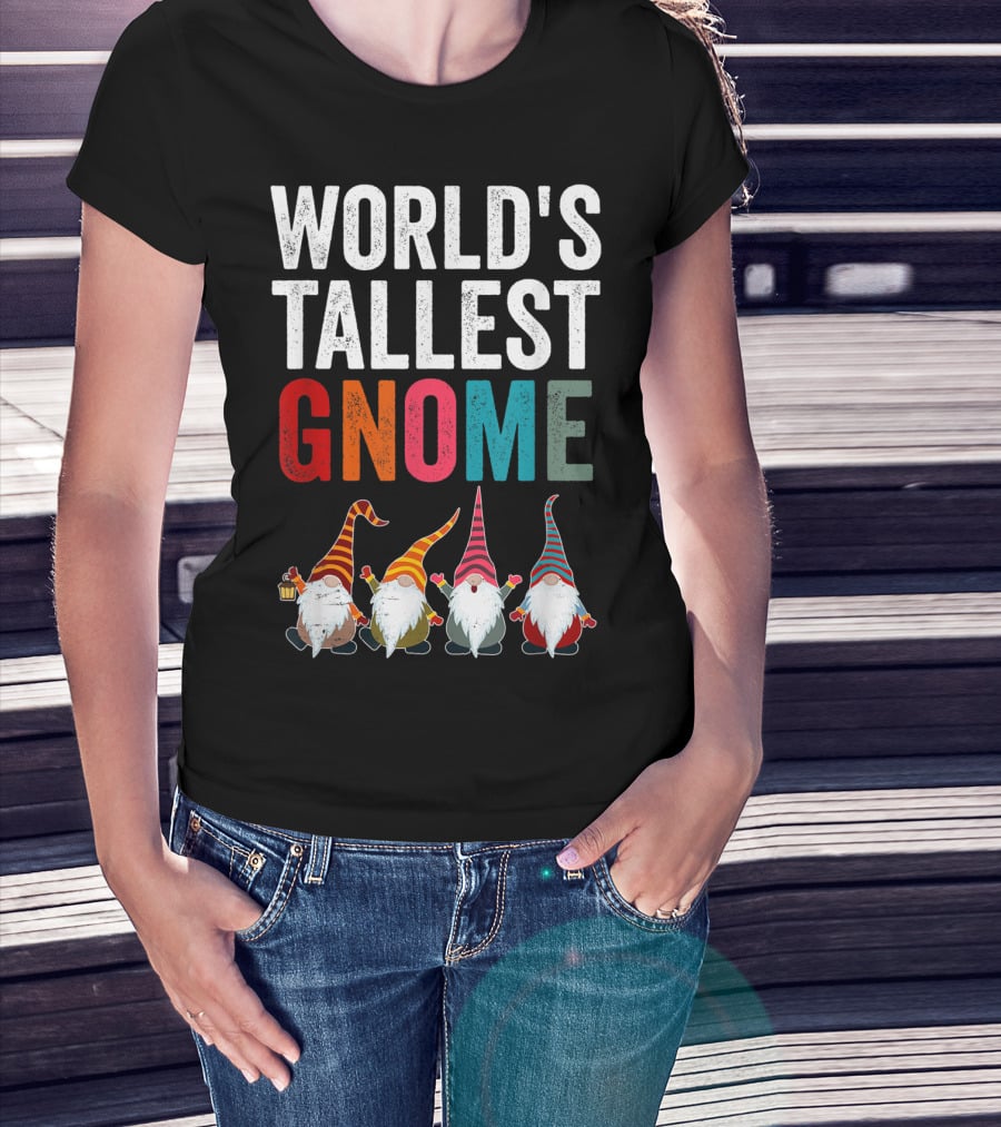 World's Tallest Gnome Christmas Lovers Funny Gnomes T-Shirt