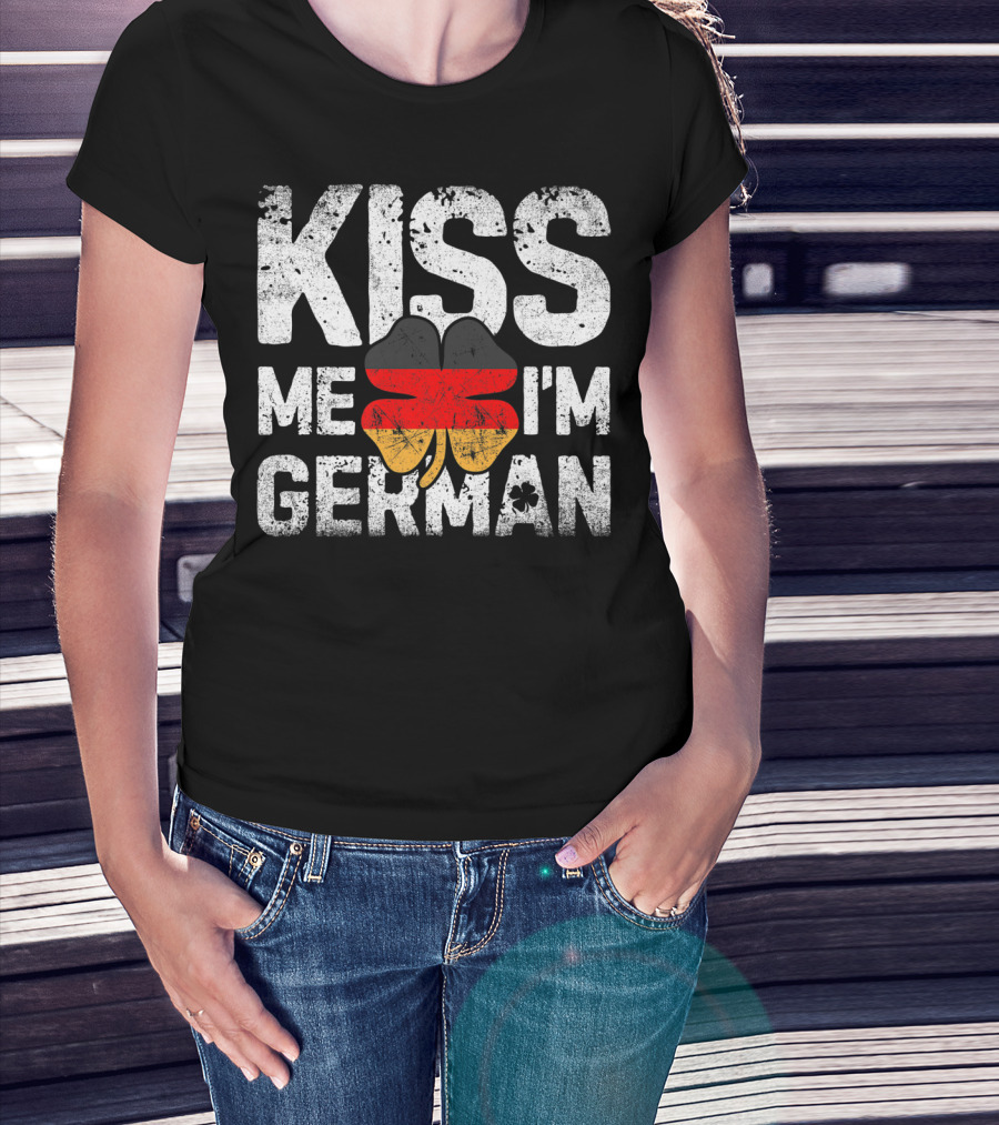 Kiss Me I'm German Germany St Patricks Day Shamrock T-Shirt
