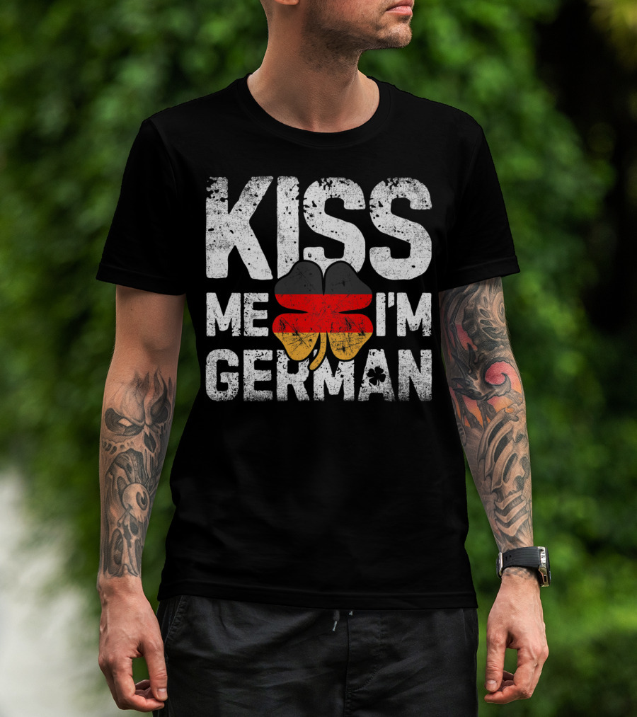 Kiss Me I'm German Germany St Patricks Day Shamrock T-Shirt