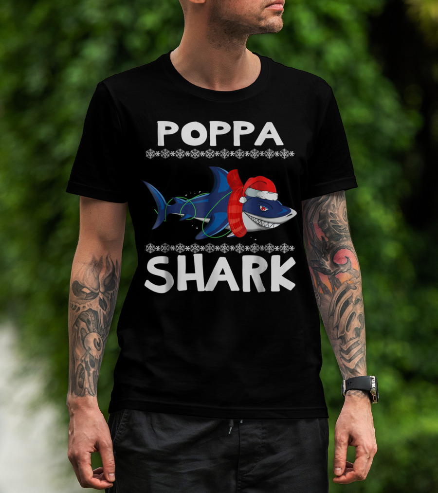Poppa Shark Ugly Christmas Family Santa Hat Snowflakes T-Shirt
