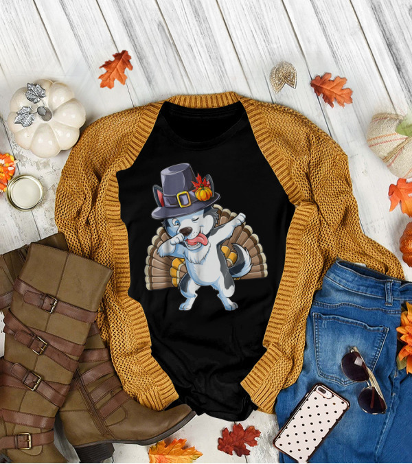 Thanksgiving Dabbing Siberian Husky In Pilgrim Hat With Turkey Feathers T-Shirt