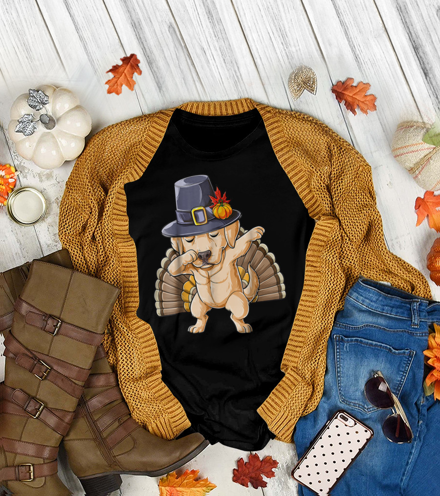 Thanksgiving Labrador Dabbing in Pilgrim Hat with Turkey Feathers T-Shirt