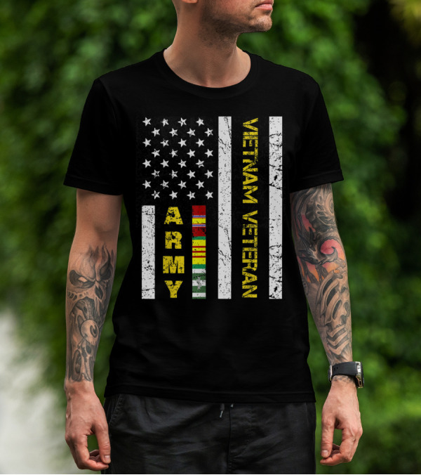 Mens Vietnam Veteran US Army Flag With Service T-Shirt