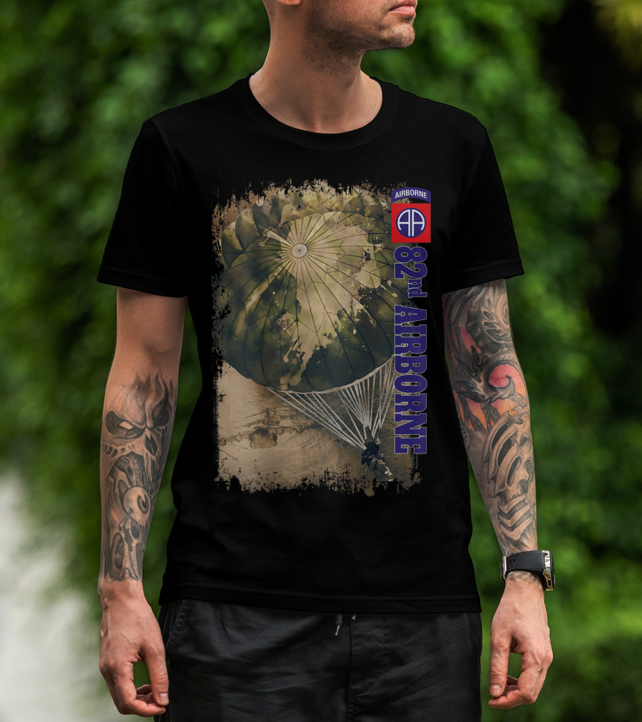 82Nd Airborne Division Parachute And Emblem T-Shirt