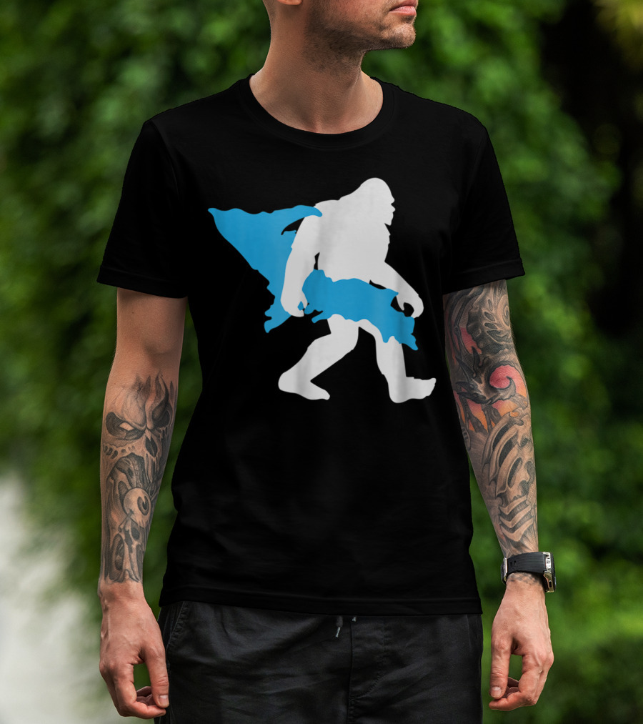 Bigfoot Upper Peninsula Funny Sasquatch UP Michigan Map T-Shirt
