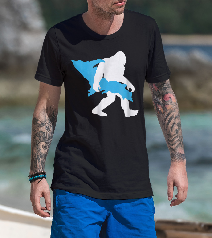 Bigfoot Upper Peninsula Funny Sasquatch UP Michigan Map T-Shirt