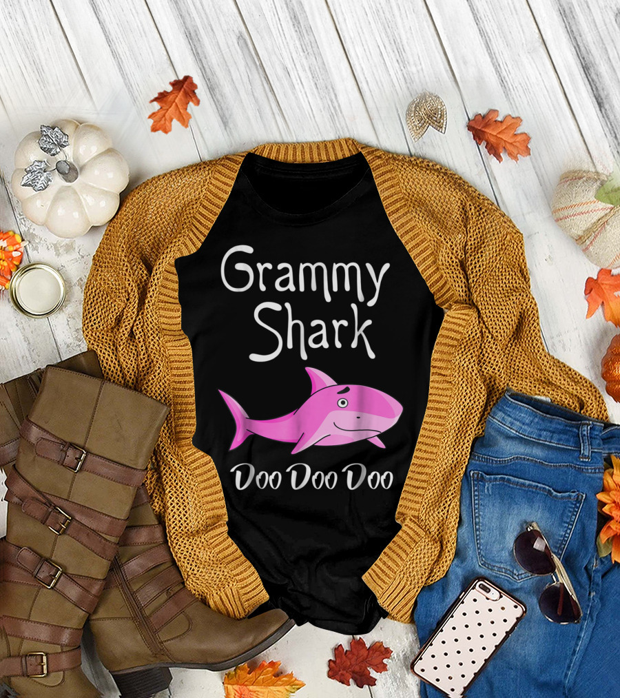 Grammy Shark Doo Doo Doo Cute Pink Cartoon T-Shirt