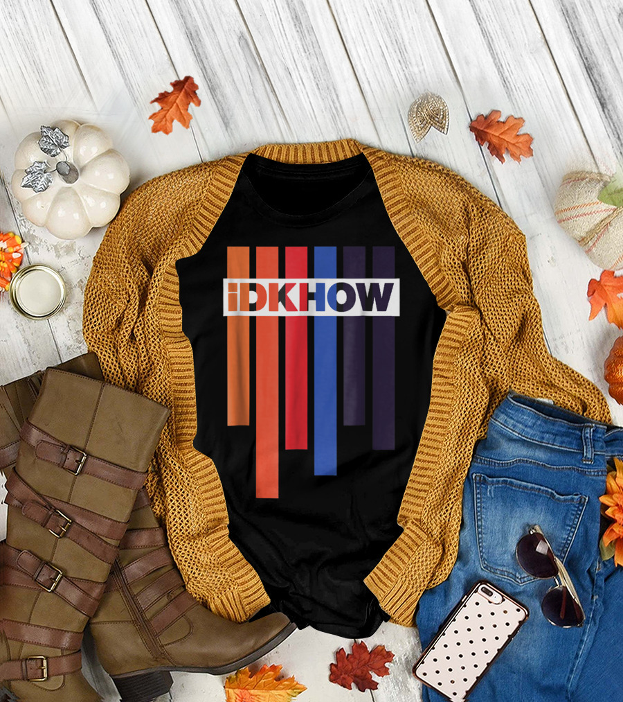 Barras de Color iDKHOW Letras con Fondo Negro y Blanco T-Shirt