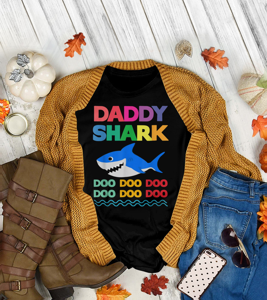 Daddy Shark Doo Doo Doo Baby Mommy Shark Funny Colorful Wave T-Shirt