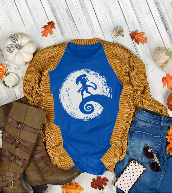 Nightmare On LV 426 Alien Meets Spiral Moon Scene T-Shirt