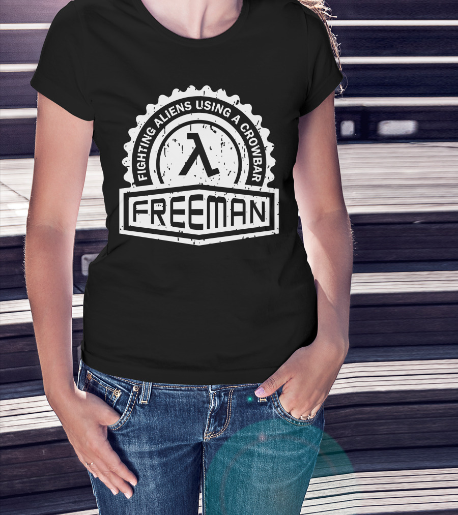 Lambda Crest Series Fighting Aliens Using A Crowbar Freeman T-Shirt