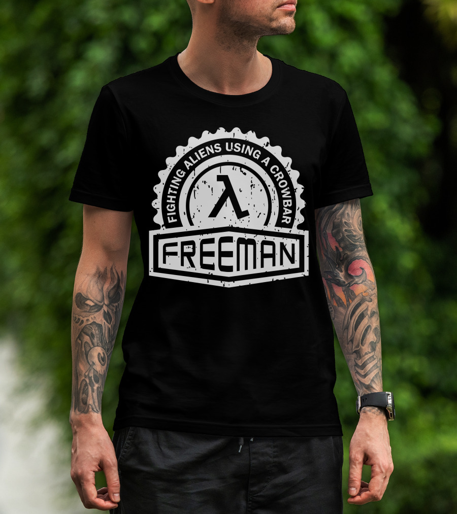 Lambda Crest Series Fighting Aliens Using A Crowbar Freeman T-Shirt