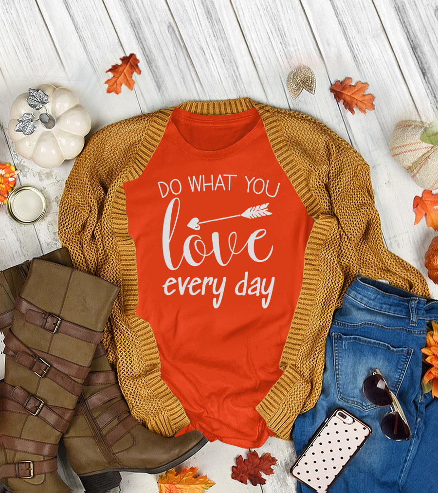 Do What You Love Every Day Arrow Motif T-Shirt
