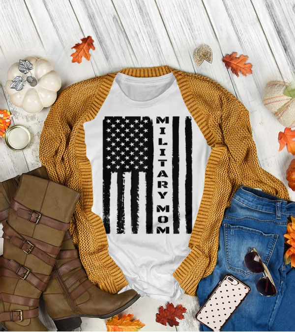 Military Mom American Flag Veteran's Pride T-Shirt