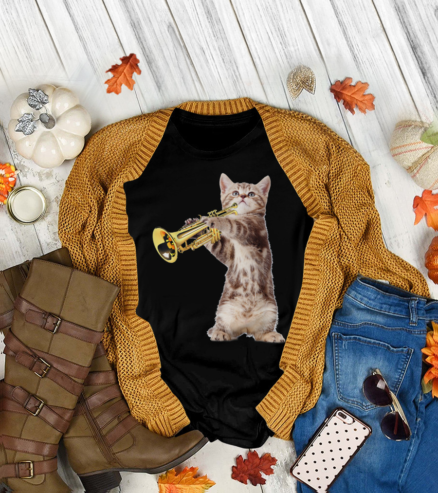 Birthday Christmas Vintage Cat Playing Trumpet T-Shirt