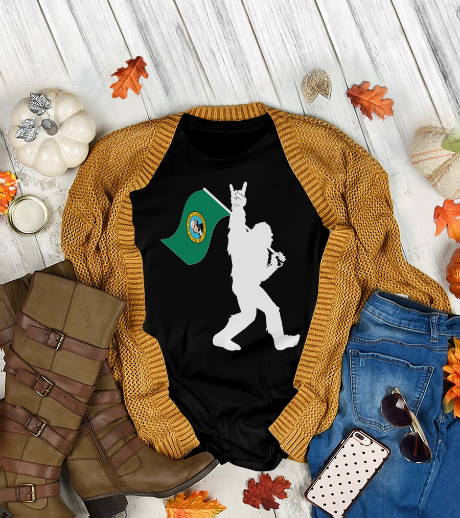 Bigfoot Holding Washington State Flag Rock And Roll Gesture T-Shirt