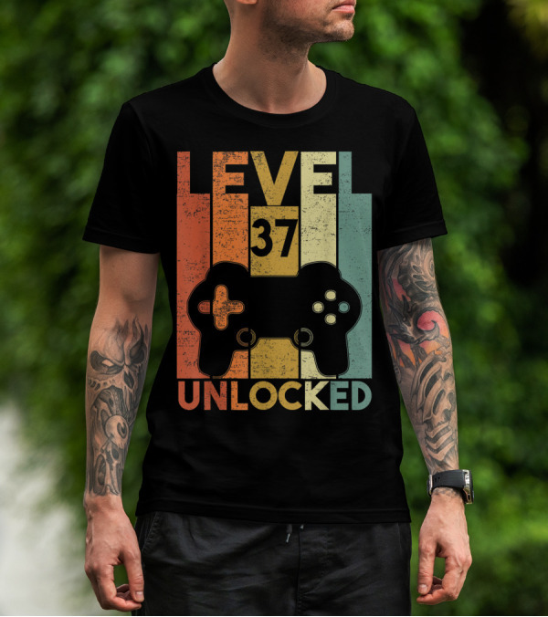 Level 37 Unlocked 1983 Birthday Gaming Controller T-Shirt