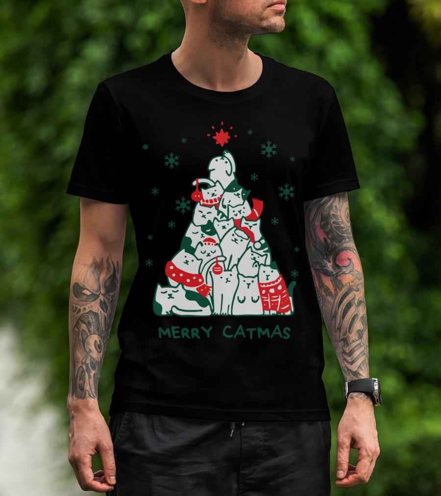 Merry Catmas Funny Cat Christmas Tree Holiday Cats Snowflakes Red Green T-Shirt