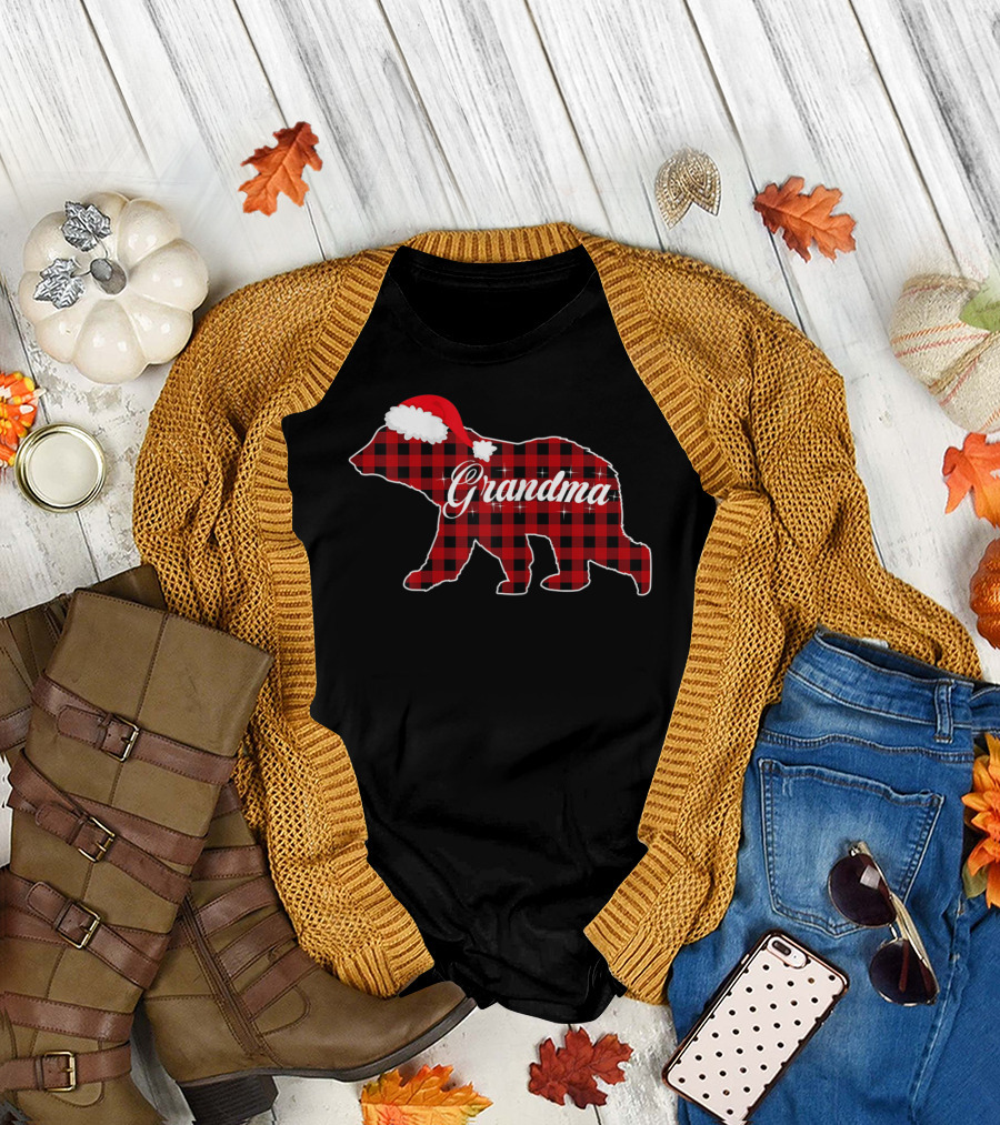 Grandma Bear Christmas Plaid Santa Hat T-Shirt