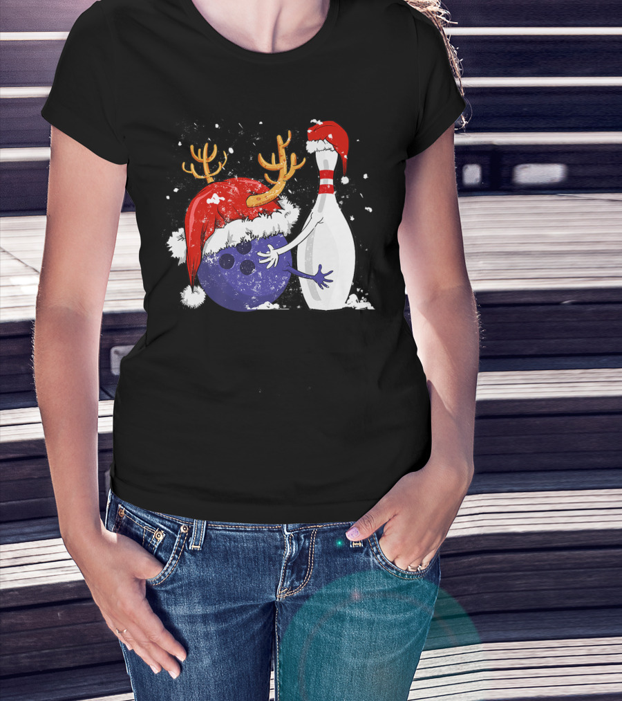 Funny Bowling Christmas Santa Hat Snow Festive Bowling Pin Reindeer Ball T-Shirt